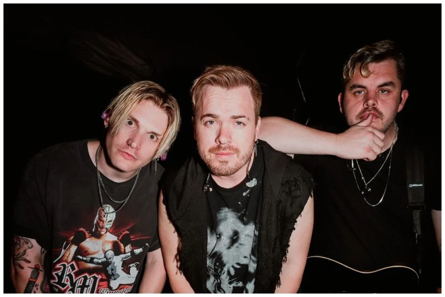 Set It Off by Alex Lyon